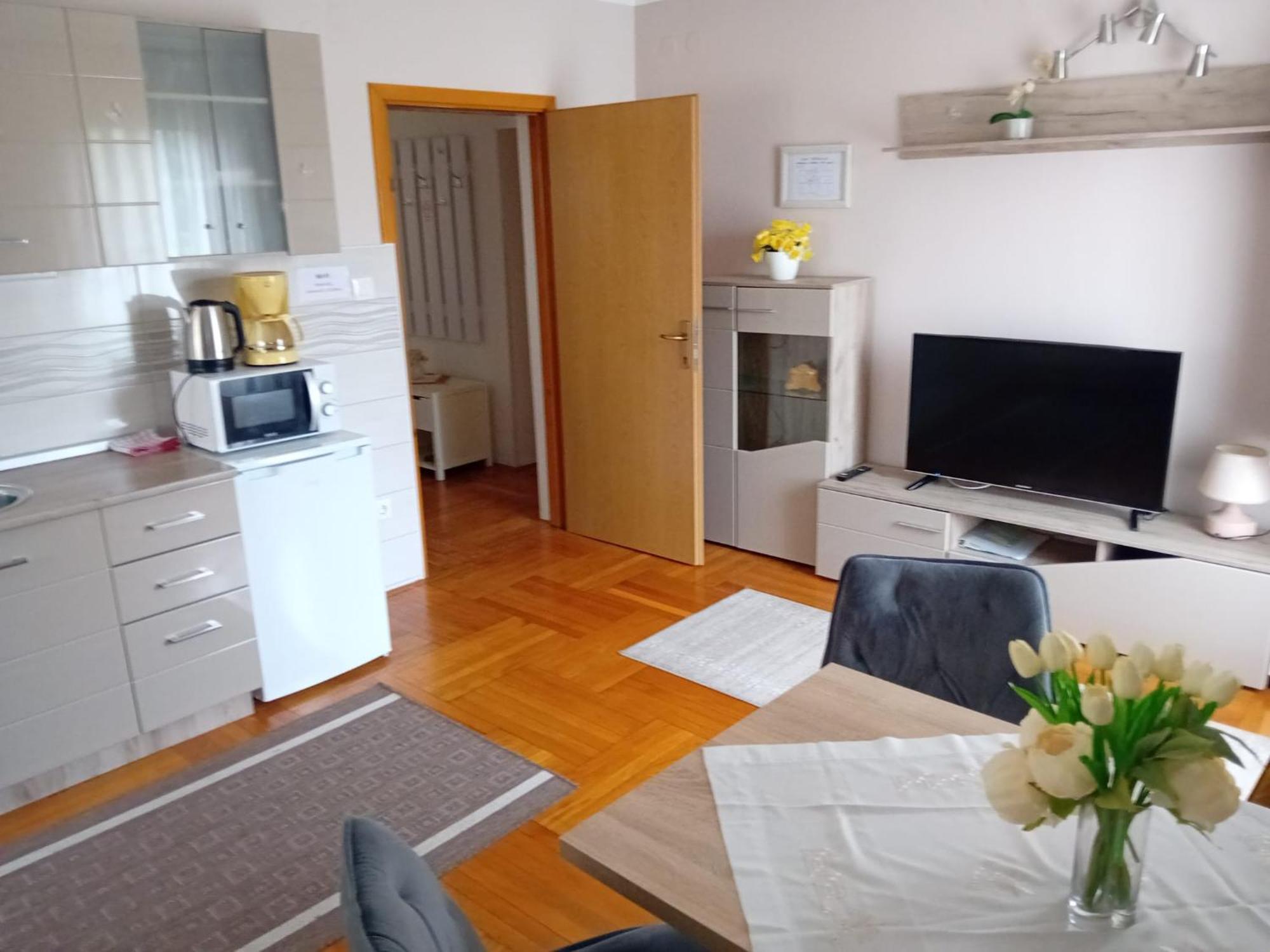 Apartments & Rooms 4 Rijeke 카를로바츠 외부 사진
